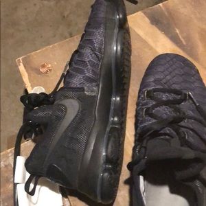 Nike KD9 Youth Basketball Sneakers size7